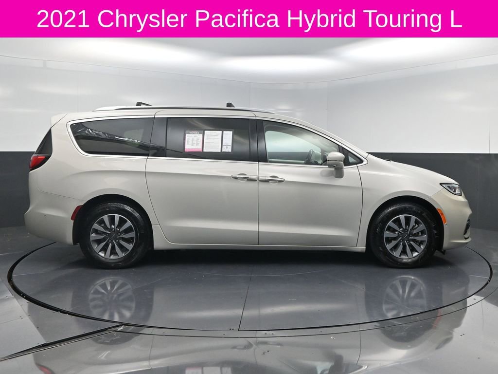 Used 2021 Chrysler Pacifica Touring-L image 4