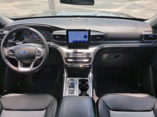 Certified 2023 Ford Explorer XLT w/ Equipment Group 202A RWD image 17