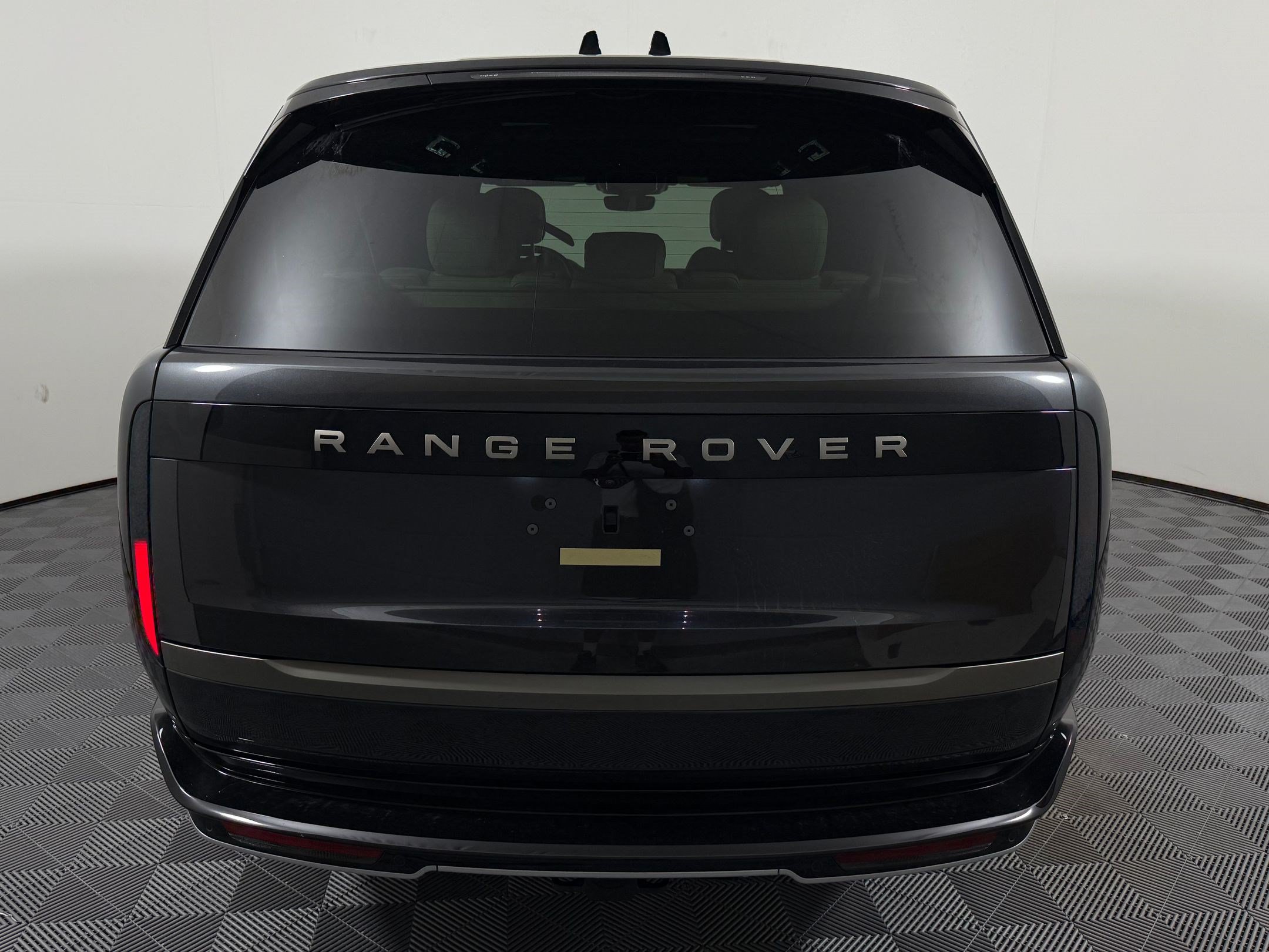New 2026 Land Rover Range Rover Long Wheelbase SE AWD/4WD image 10