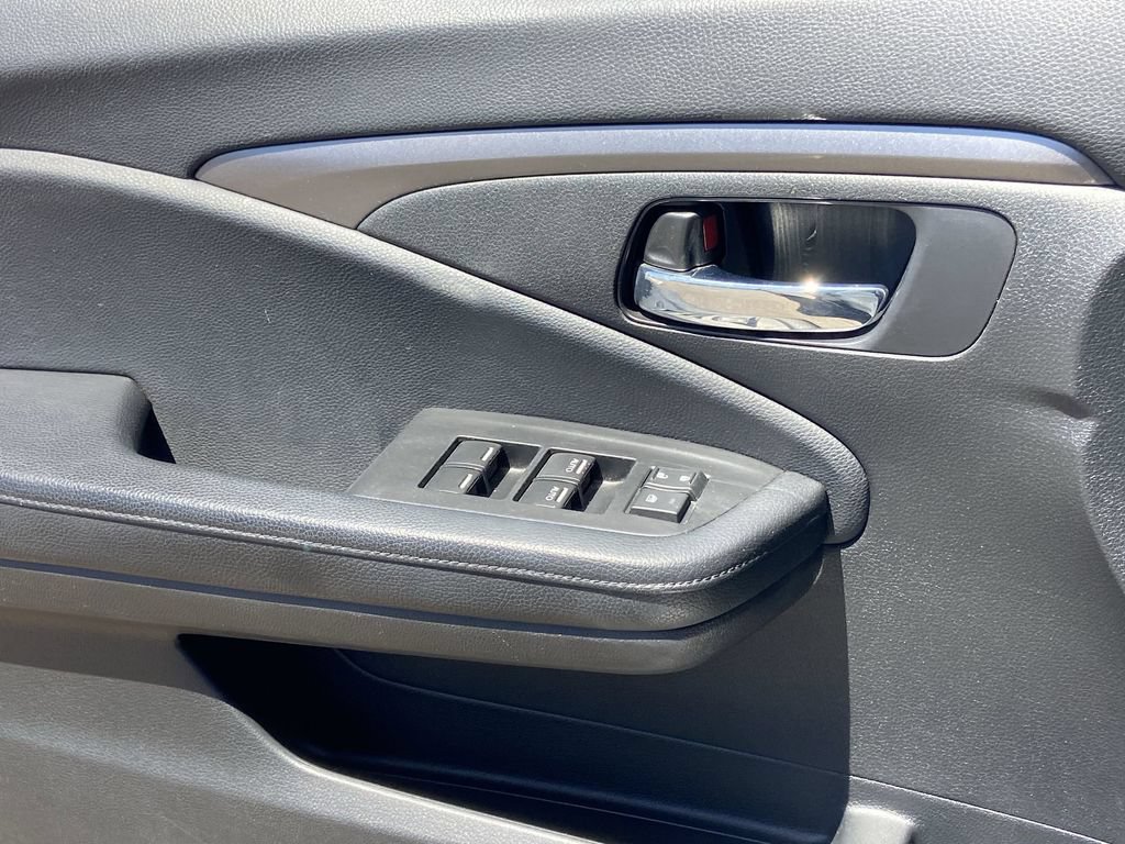 Used 2019 Honda Pilot EX image 16