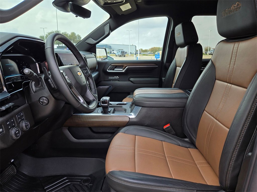 Used 2024 Chevrolet Silverado 1500 High Country w/ Technology Package image 9
