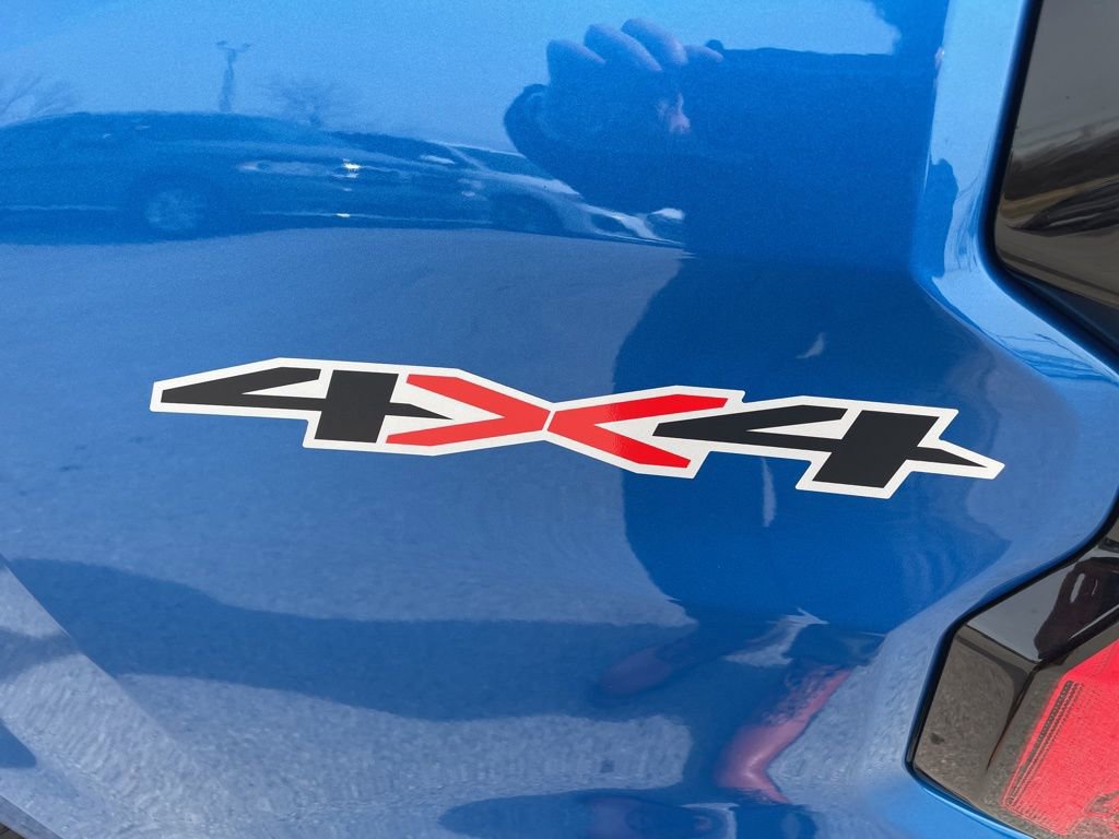 Used 2023 Chevrolet Colorado LT w/ LT Convenience Package image 6