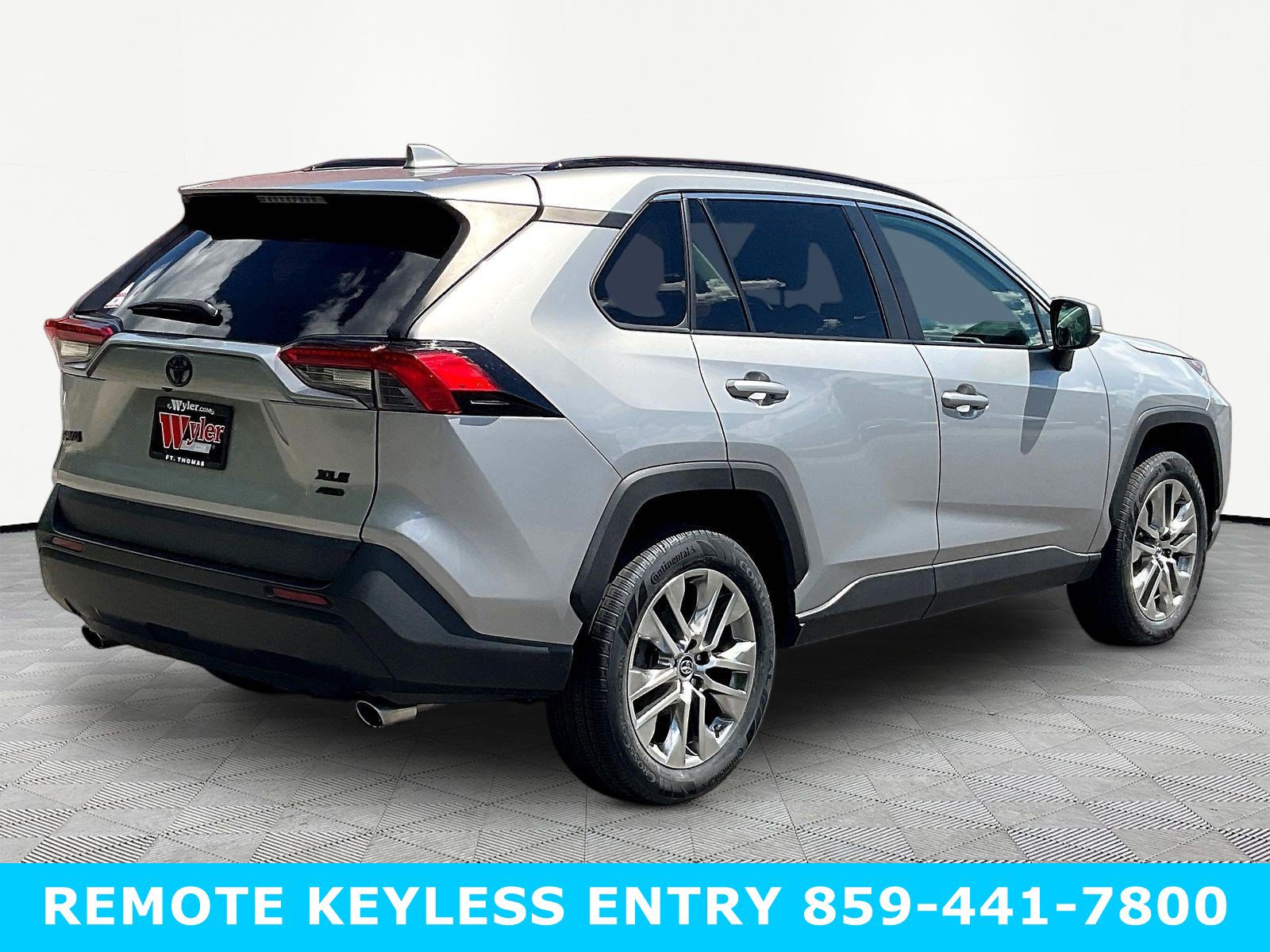 Used 2019 Toyota RAV4 XLE Premium w/ Cold Weather Package AWD/4WD image 6