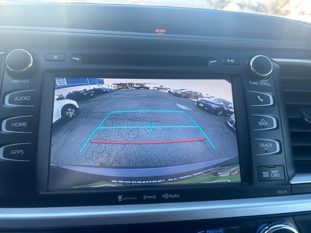 Used 2018 Toyota Highlander XLE AWD/4WD image 31