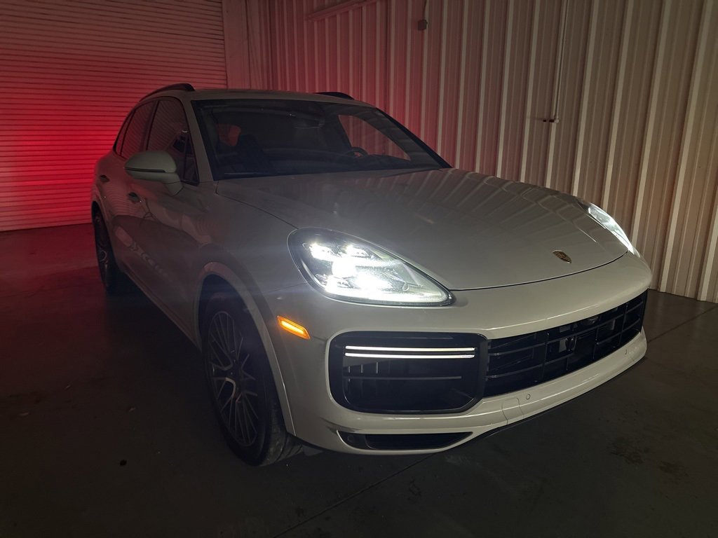 Used 2021 Porsche Cayenne Turbo image 9