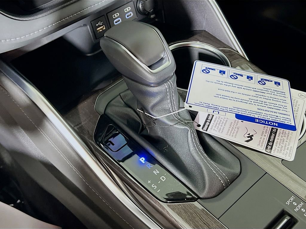 Certified 2026 Toyota Highlander Platinum image 16