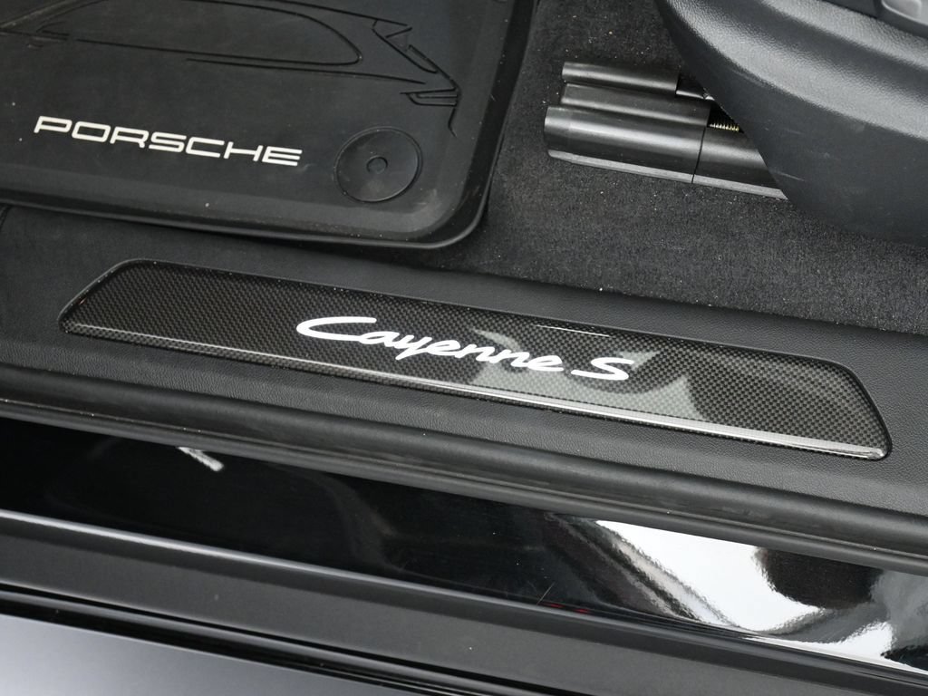 Certified 2025 Porsche Cayenne S AWD/4WD image 16