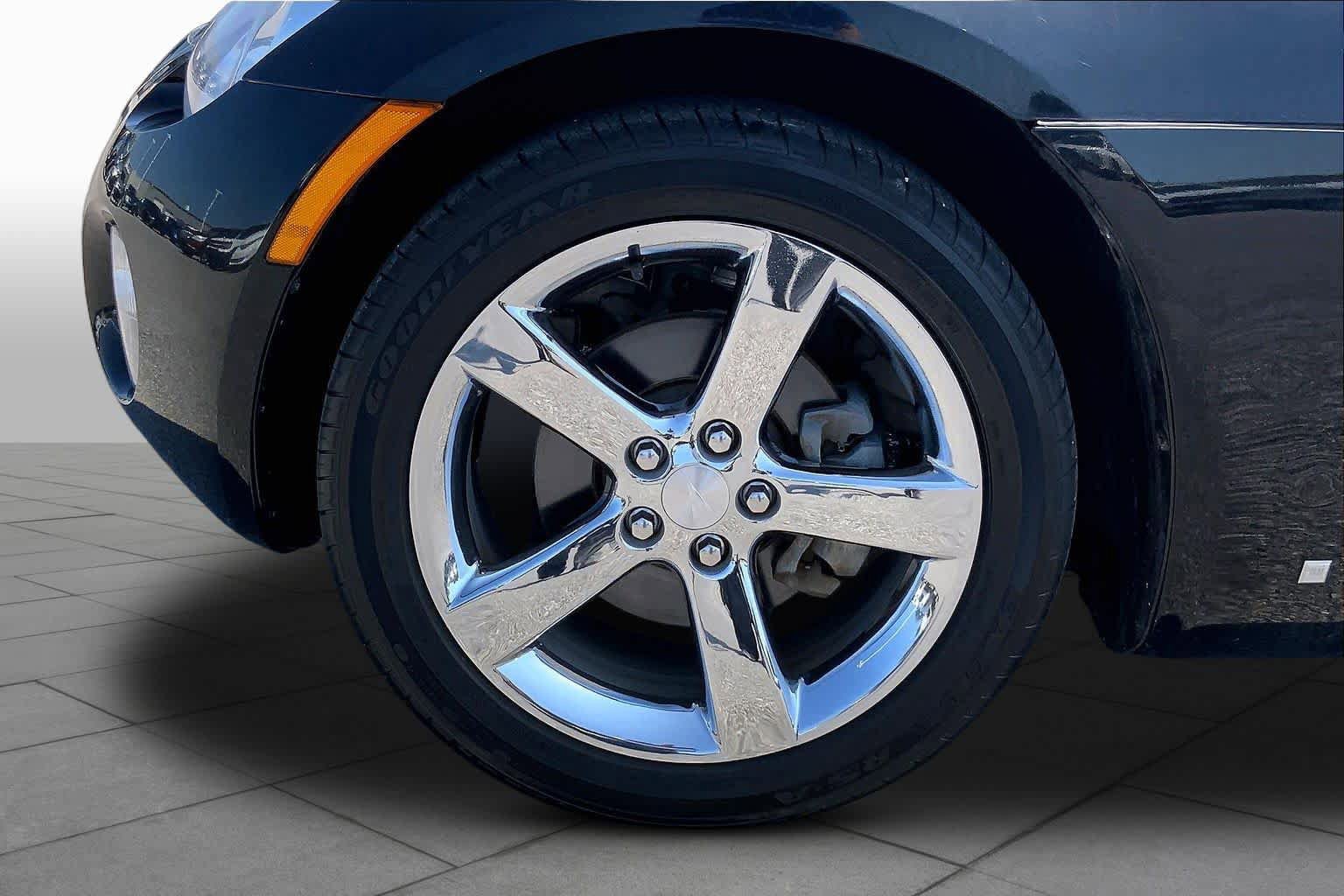 Used 2007 Pontiac Solstice Convertible w/ Premium Package RWD image 9