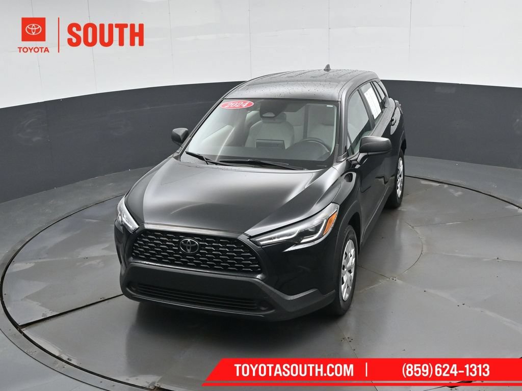 Used 2024 Toyota Corolla Cross L AWD/4WD image 46