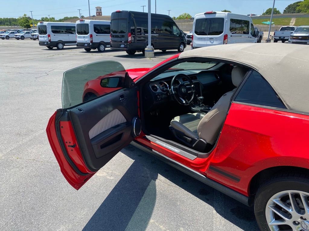Used 2012 Ford Mustang Premium RWD image 10