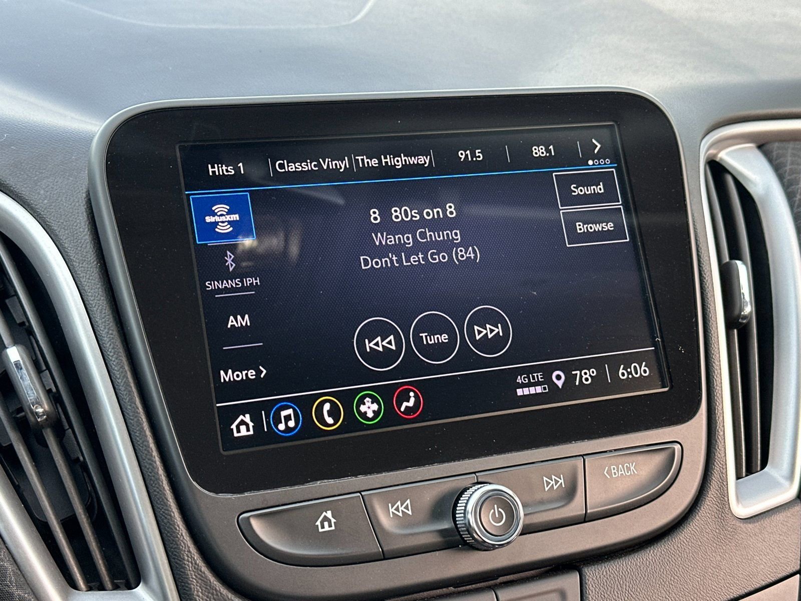 Used 2023 Chevrolet Malibu LT FWD image 16