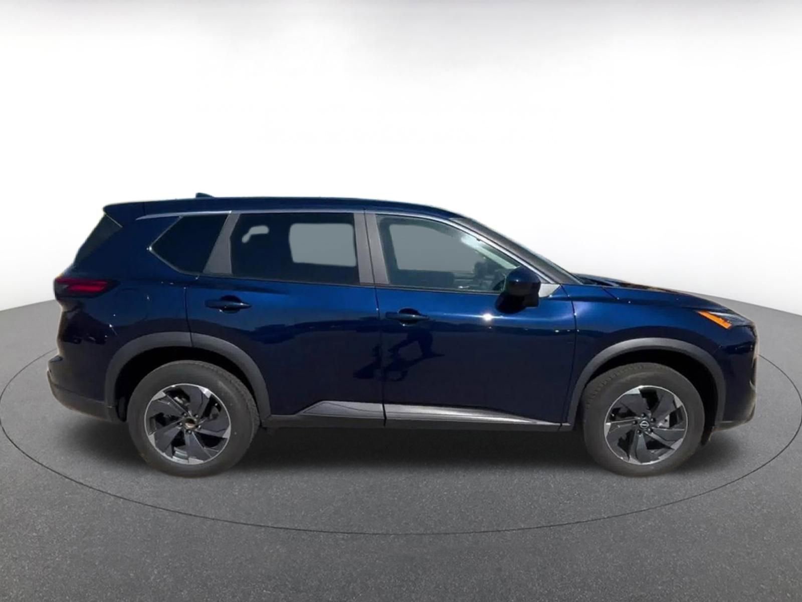 Used 2025 Nissan Rogue SV FWD image 16