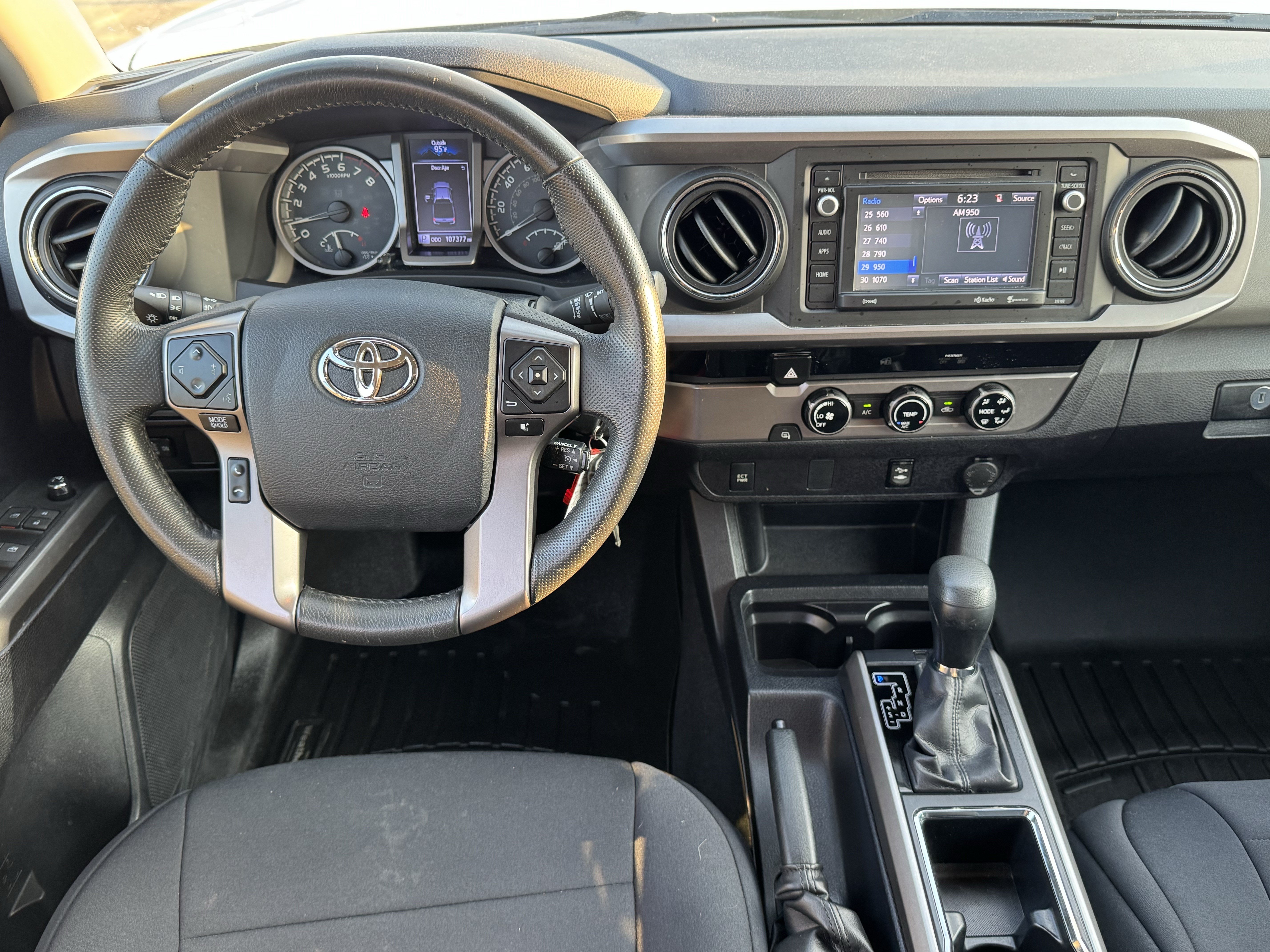 Used 2017 Toyota Tacoma SR5 w/ Tow Package RWD image 21