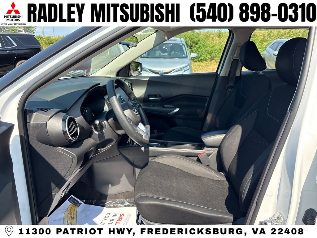 Used 2023 Nissan Kicks SV FWD image 3