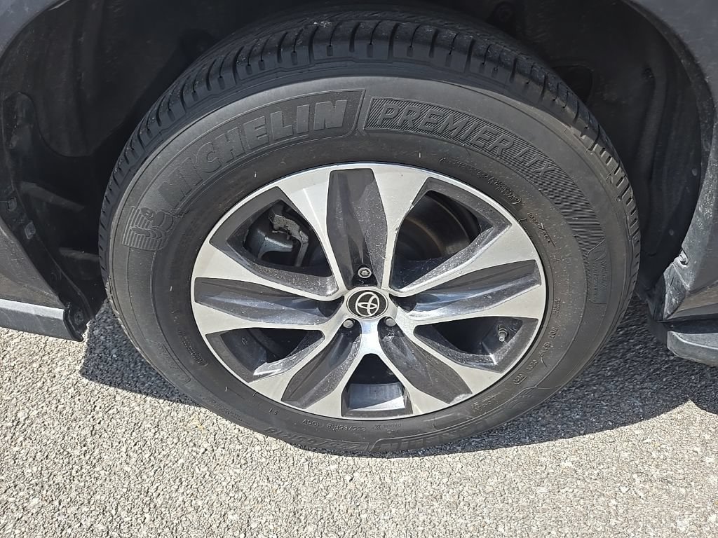 Used 2022 Toyota Highlander XLE FWD image 10
