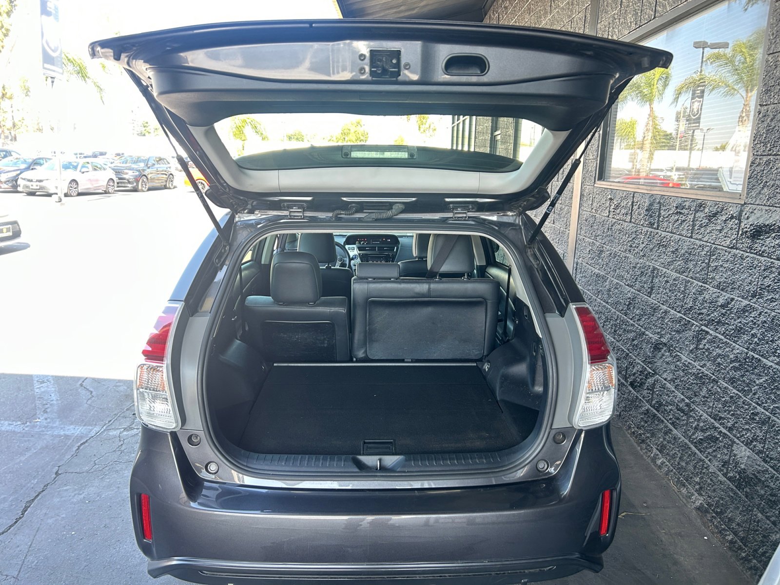 Used 2015 Toyota Prius V Four FWD image 18