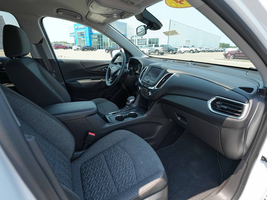 Used 2024 Chevrolet Equinox LT AWD/4WD image 23