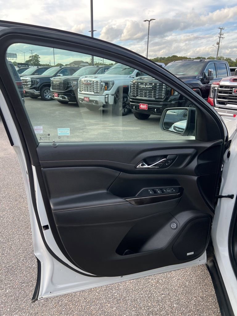 Certified 2022 GMC Acadia AT4 image 11