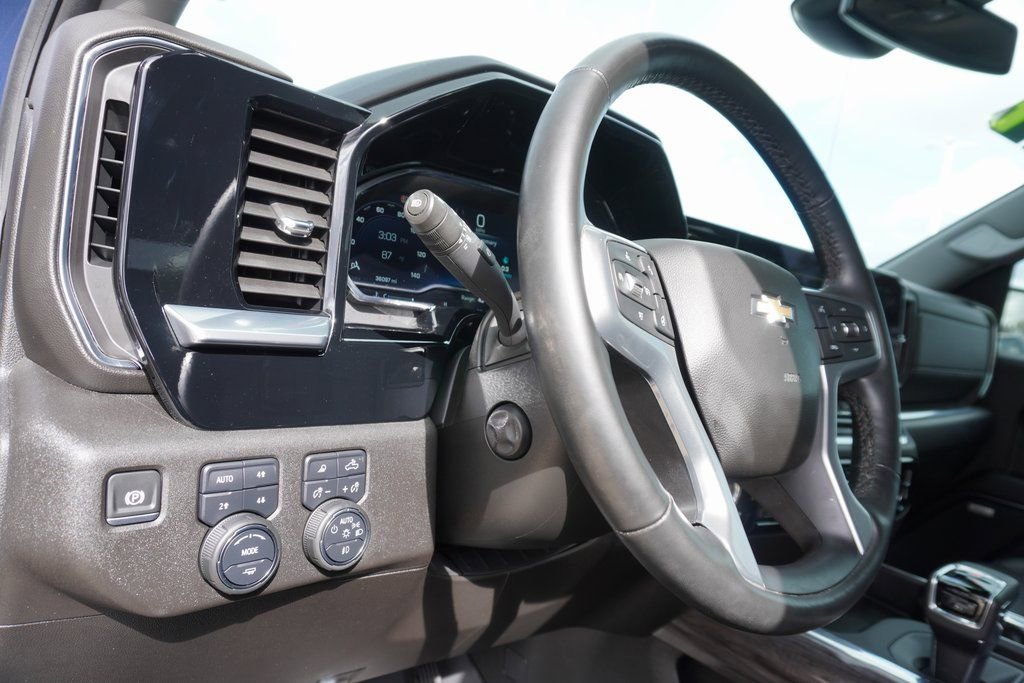Used 2024 Chevrolet Silverado 1500 LTZ AWD/4WD image 12