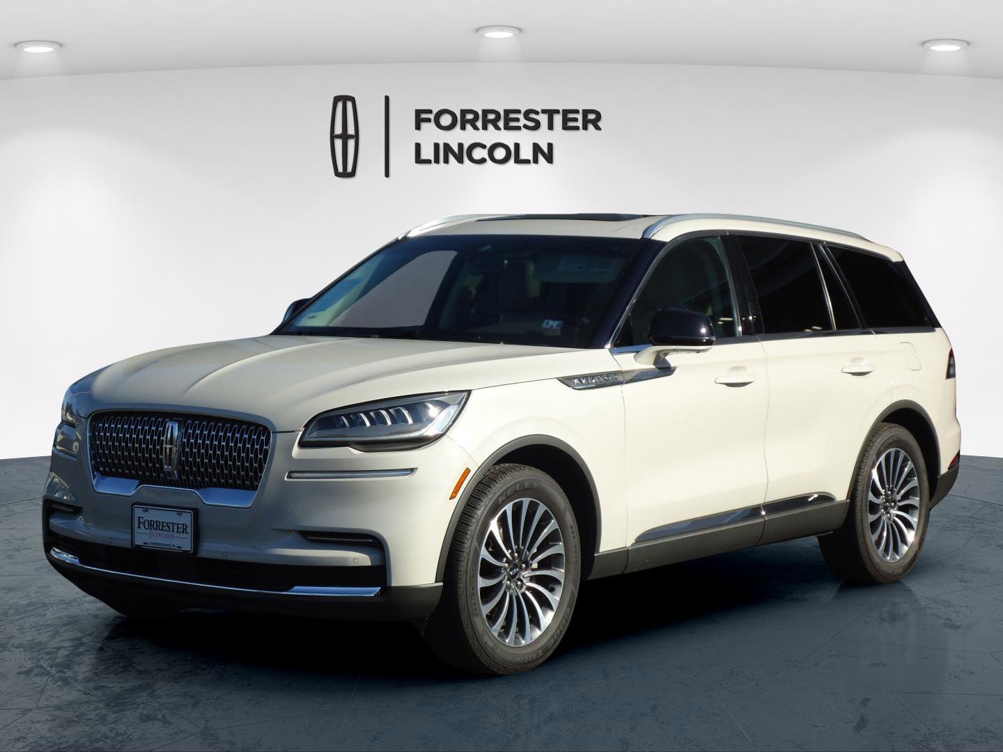 Used 2023 Lincoln Aviator Reserve w/ Class IV Trailer Tow Package image 7
