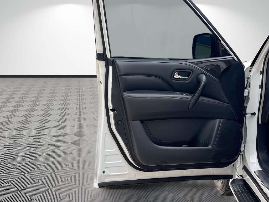 Used 2022 INFINITI QX80 Luxe w/ Cargo Package AWD/4WD image 17