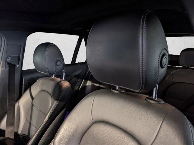 Used 2022 Mercedes-Benz GLC 300 4MATIC image 14