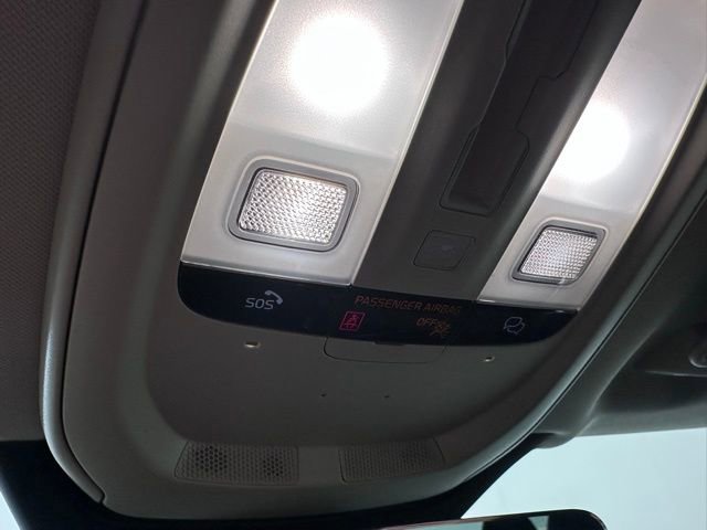 Used 2025 Volvo XC90 T8 Plus w/ Protection Package Premier AWD/4WD image 32