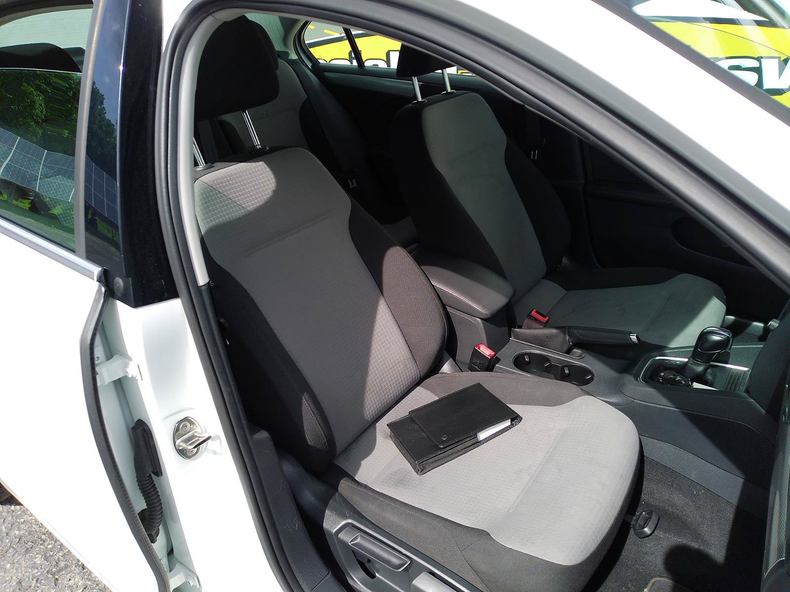 Used 2017 Volkswagen Jetta S w/ Jetta S Cold Weather Package FWD image 30