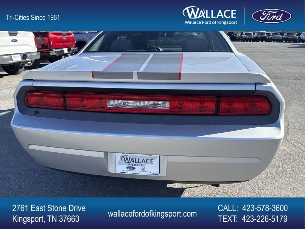 Used 2010 Dodge Challenger SE RWD image 5