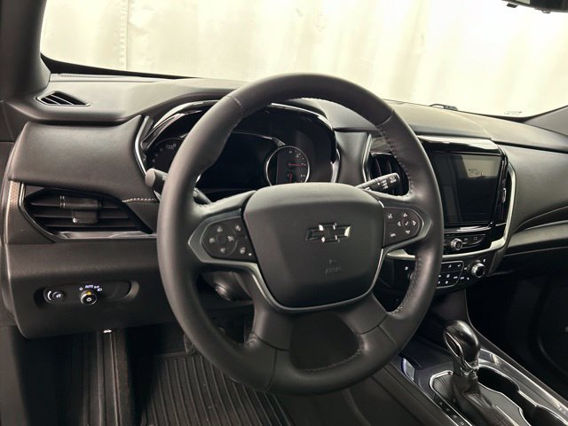 Used 2022 Chevrolet Traverse Premier w/ Redline Edition AWD/4WD image 8