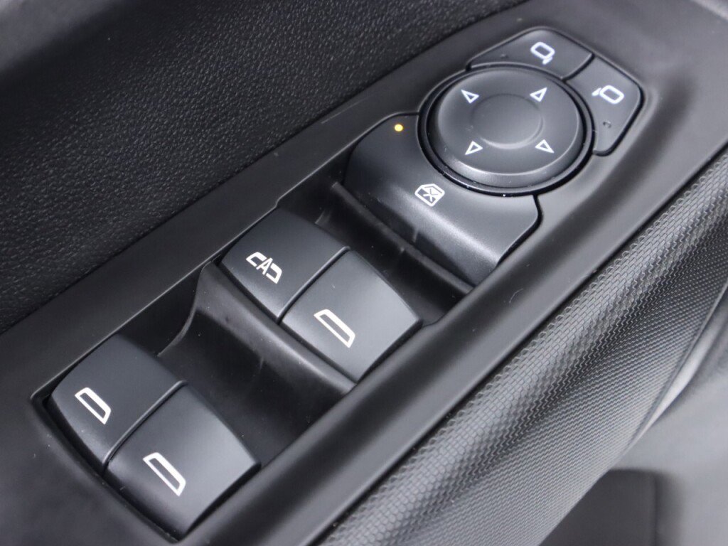 Used 2020 GMC Sierra 1500 4x4 Crew Cab w/ Sierra Value Package image 25