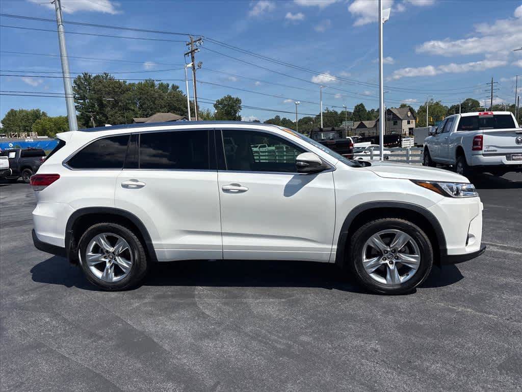 Used 2019 Toyota Highlander Limited AWD/4WD image 2