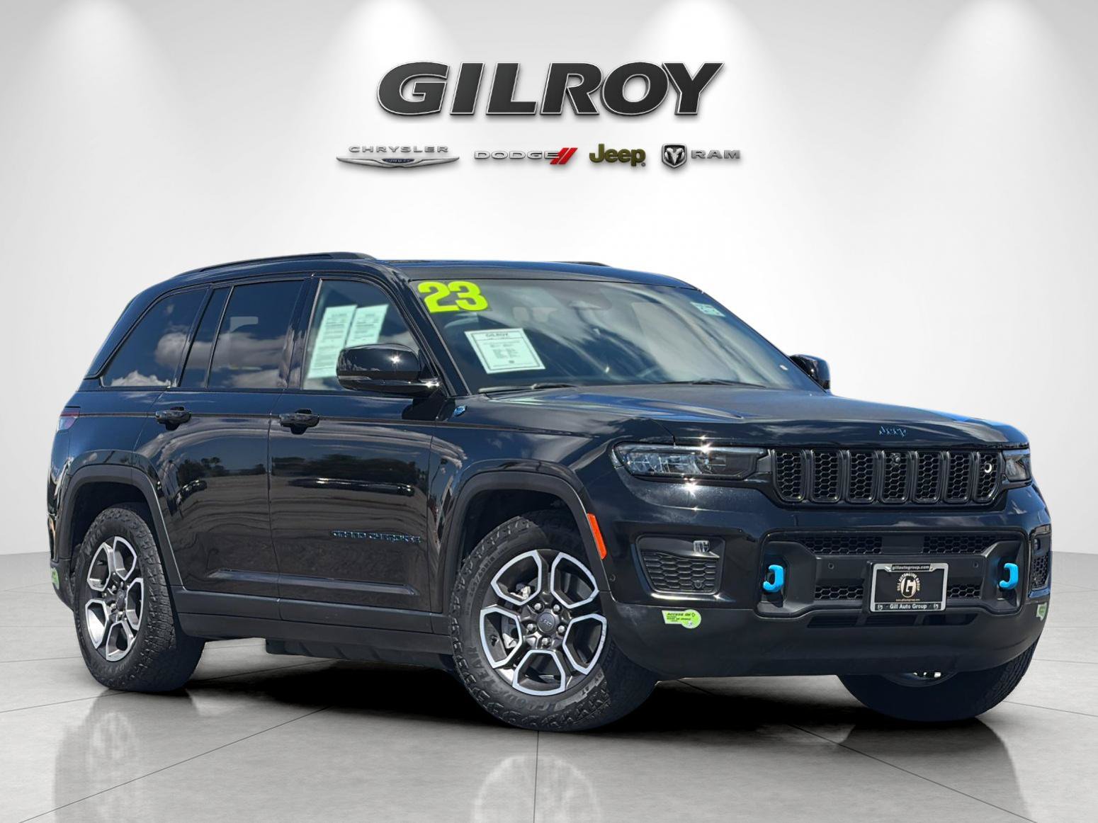 Used 2023 Jeep Grand Cherokee Trailhawk w/ Advanced Protech Group II AWD/4WD image 2