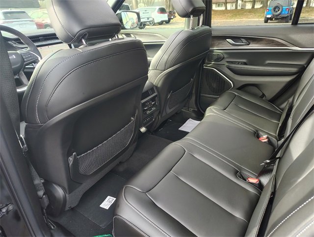 New 2026 Jeep Grand Cherokee Limited image 32