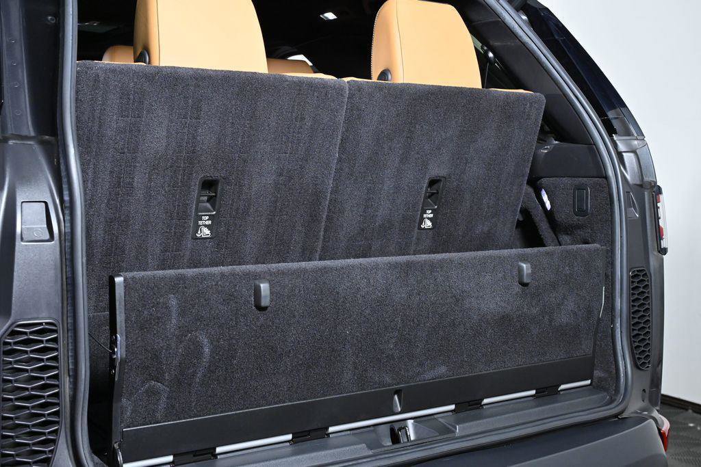 Used 2019 Land Rover Discovery HSE image 34