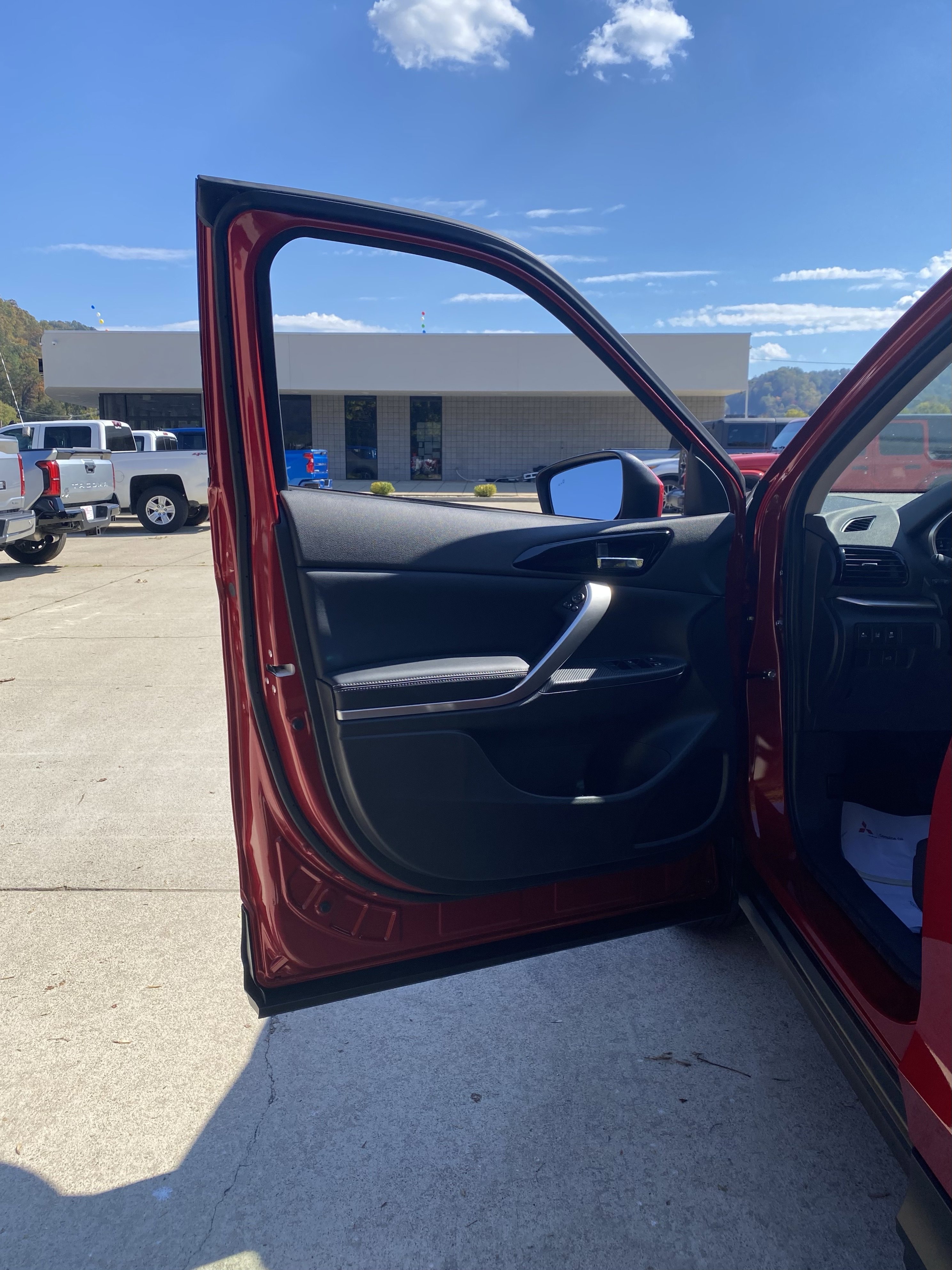 New 2026 Mitsubishi Eclipse Cross SE image 3