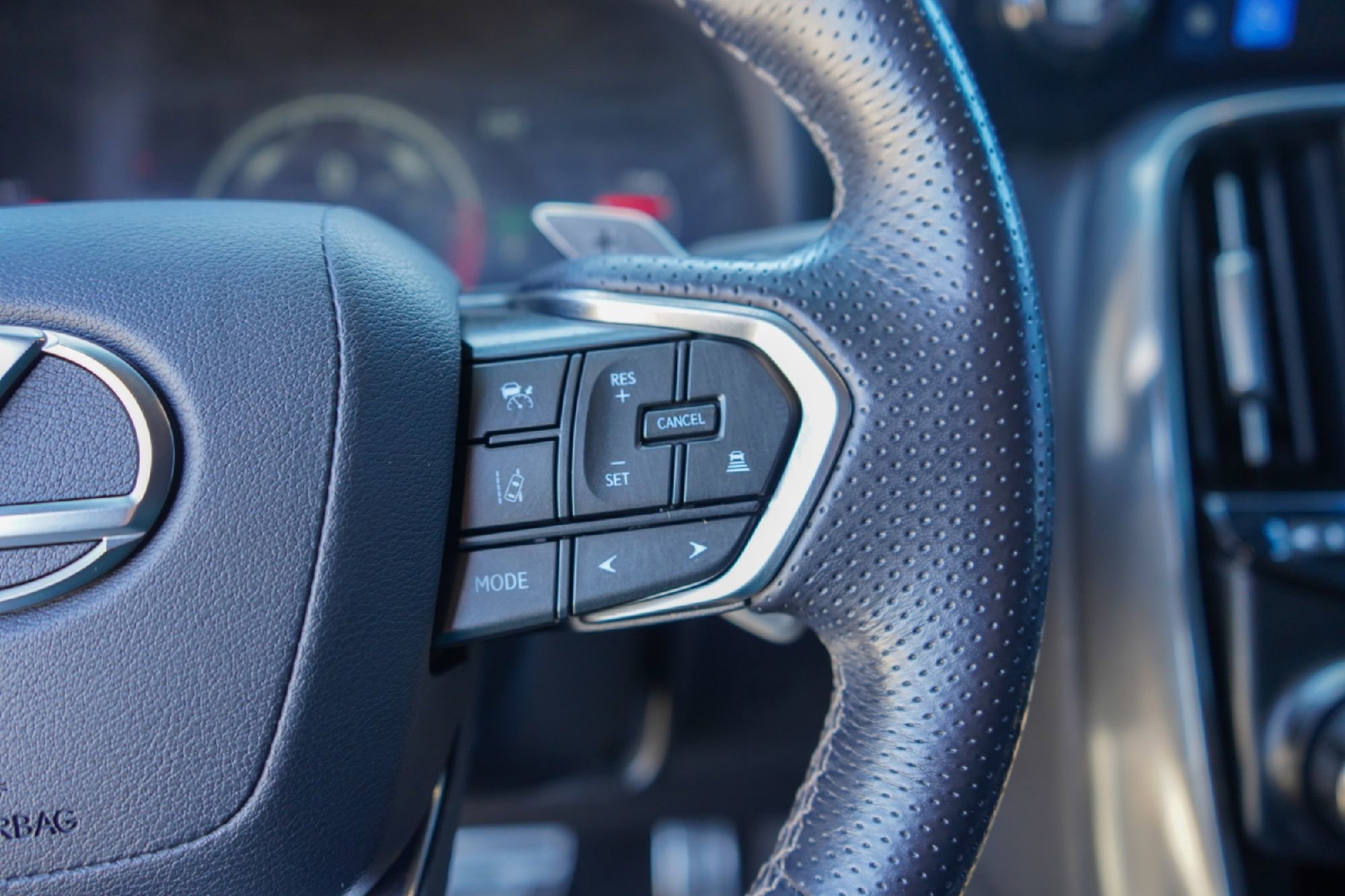 Used 2023 Lexus LX 600 F Sport w/ Accessory Package (Z1) image 11