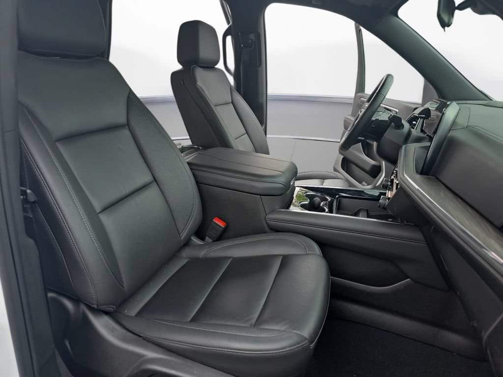 Used 2025 Chevrolet Tahoe LT AWD/4WD image 10