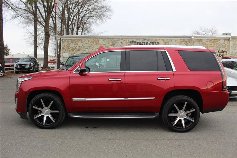 Used 2015 Cadillac Escalade Luxury AWD/4WD image 4
