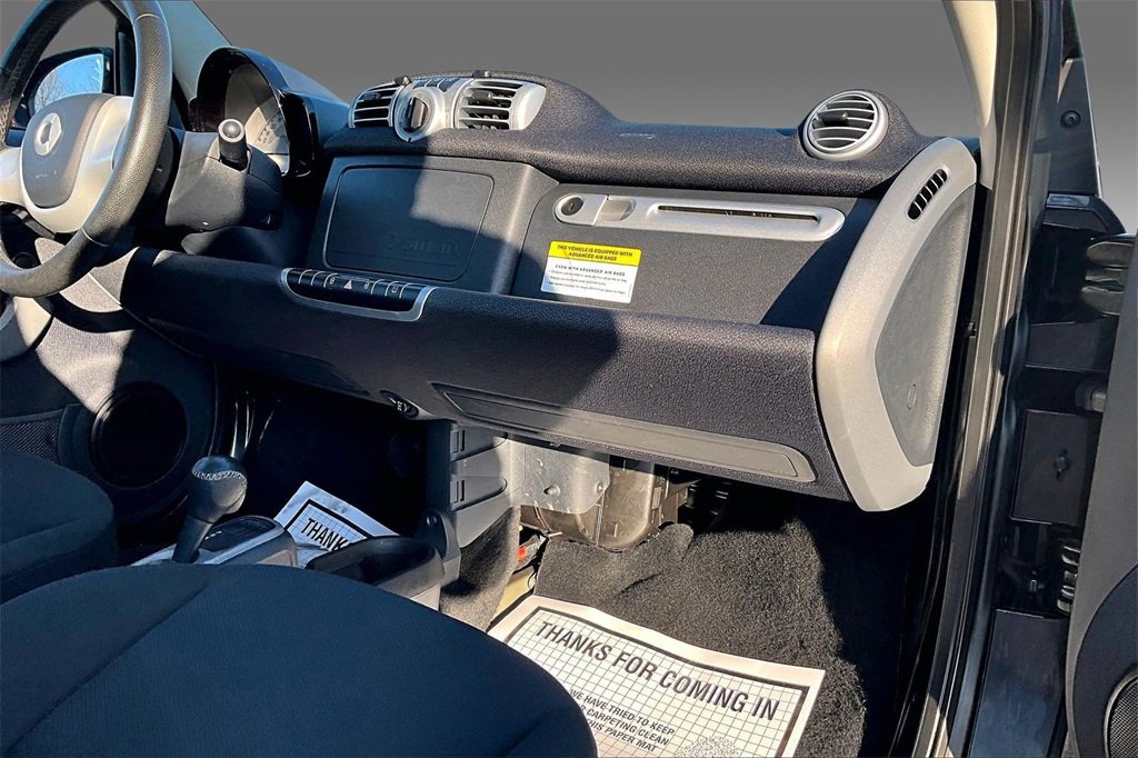 Used 2013 smart fortwo pure image 10