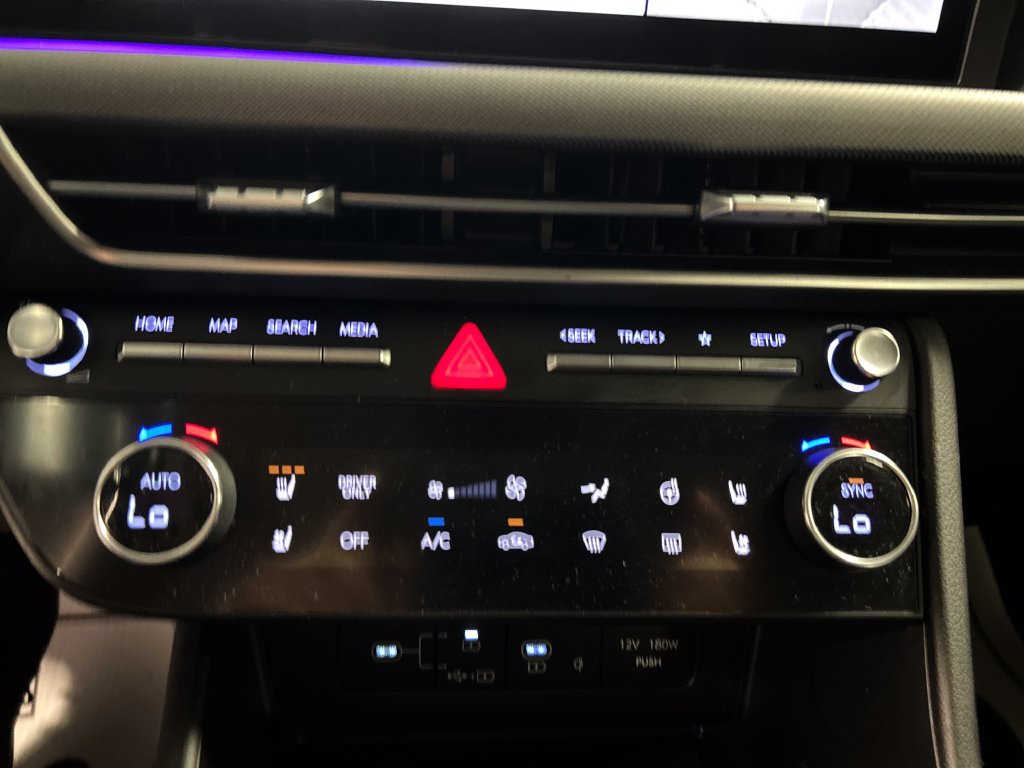Used 2025 Hyundai Sonata Limited FWD image 17