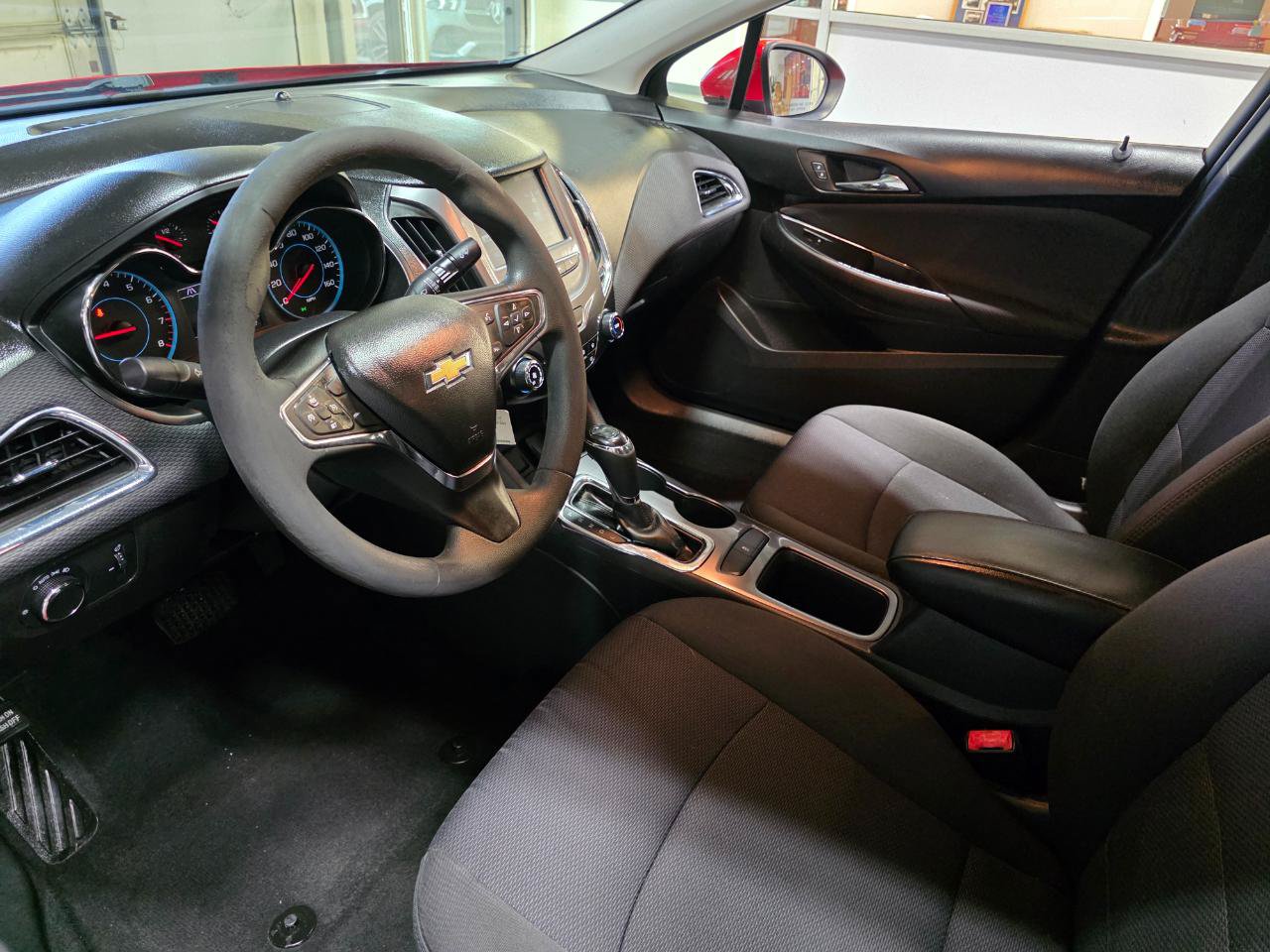 Used 2016 Chevrolet Cruze LT FWD image 16