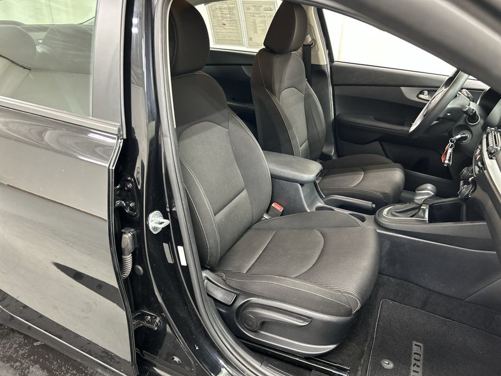 Used 2019 Kia Forte LXS FWD image 22