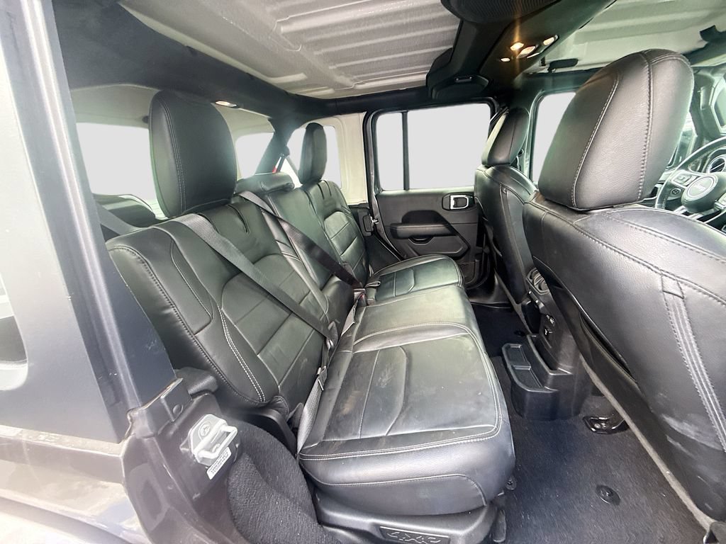 Used 2022 Jeep Wrangler Unlimited Sahara AWD/4WD image 30