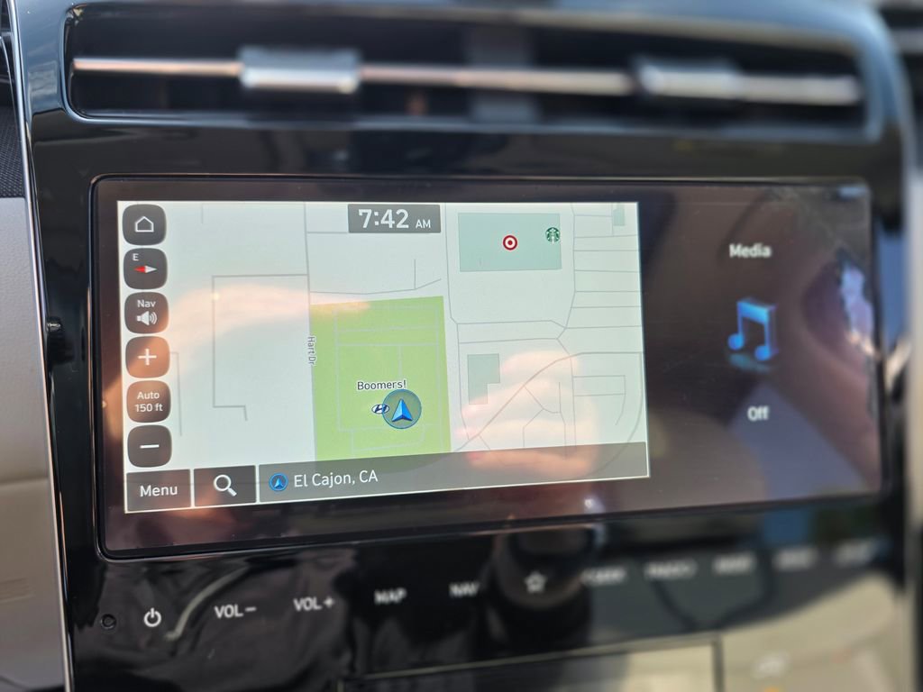Certified 2024 Hyundai Tucson Limited AWD/4WD image 30