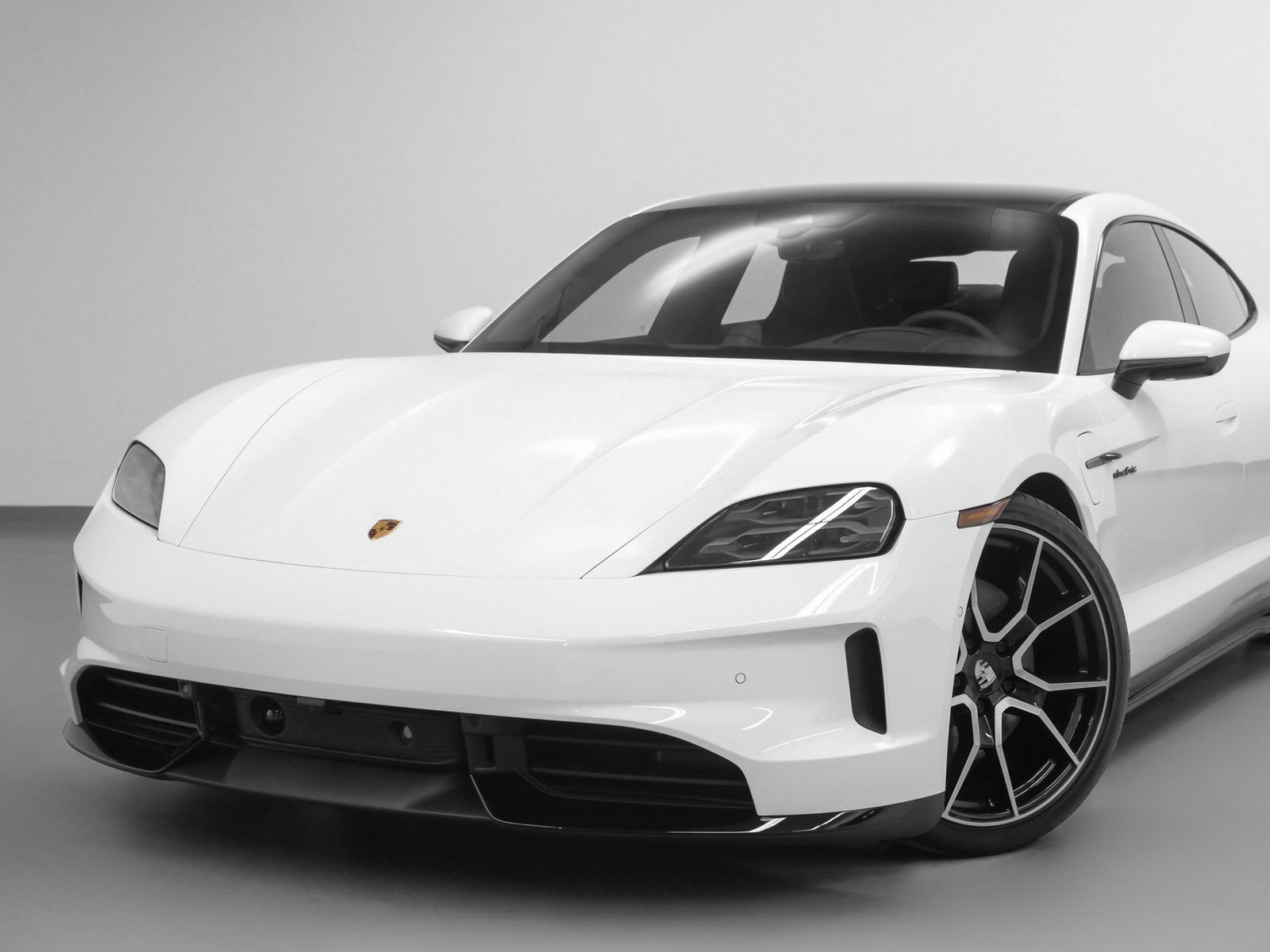 Used 2025 Porsche Taycan 4S AWD/4WD image 7