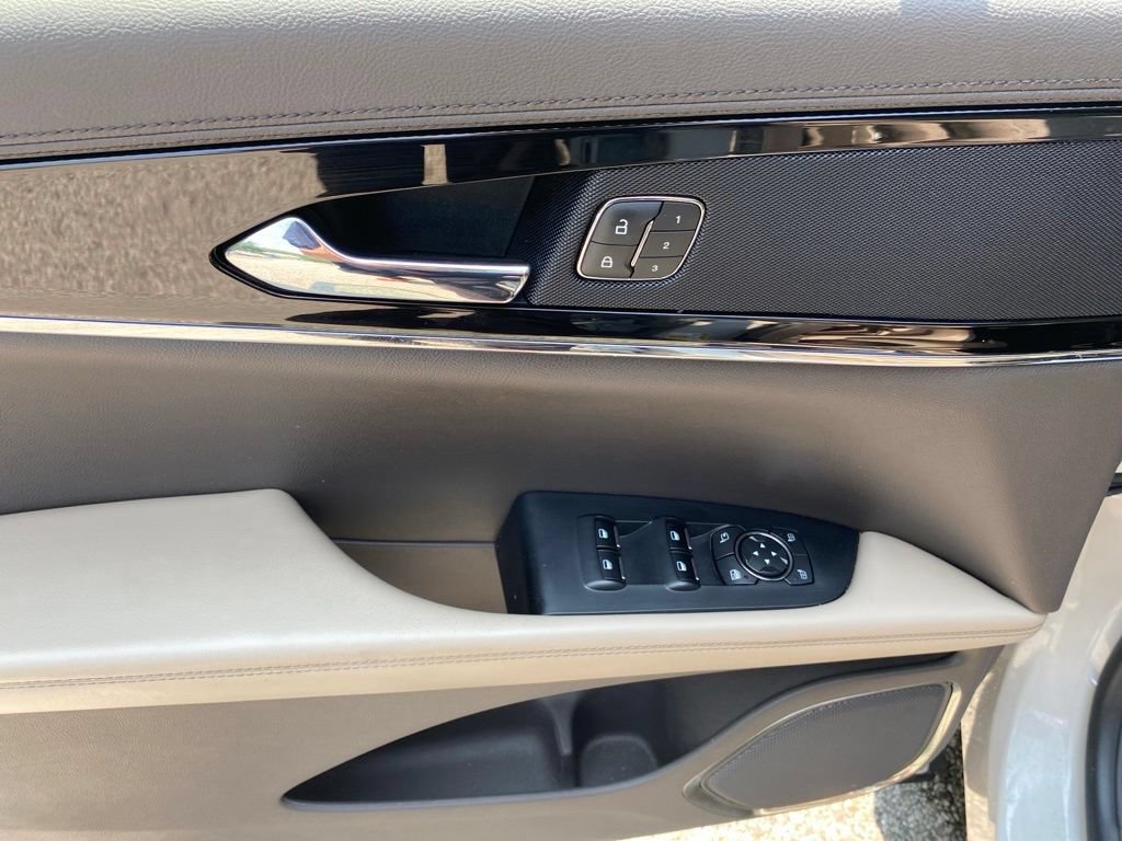 Used 2022 Lincoln Nautilus AWD image 11