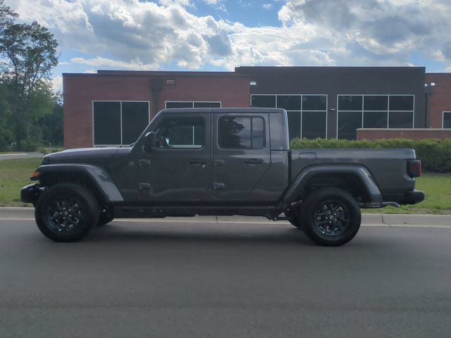 New 2026 Jeep Gladiator Sport AWD/4WD image 10