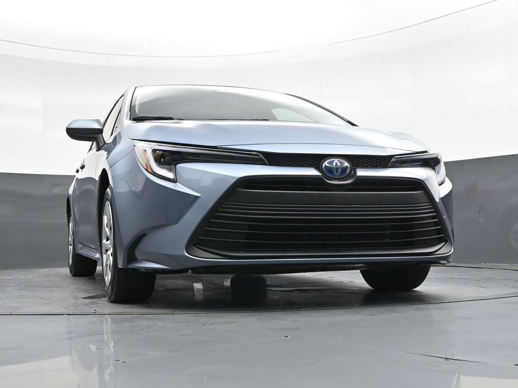 Used 2025 Toyota Corolla LE image 43