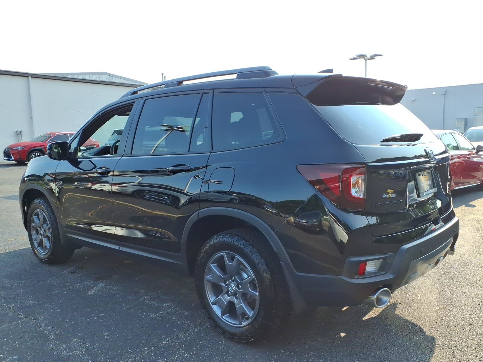 Certified 2024 Honda Passport TrailSport image 9